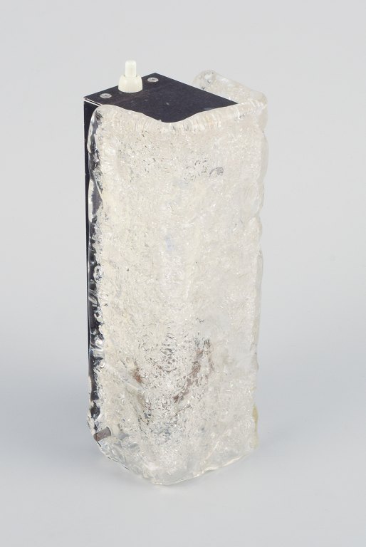 Julius Theodor Kalmar (1884-1968), Germany.Modernist wall lamp. Black lacquered metal, shade made of frosted acrylic glass.