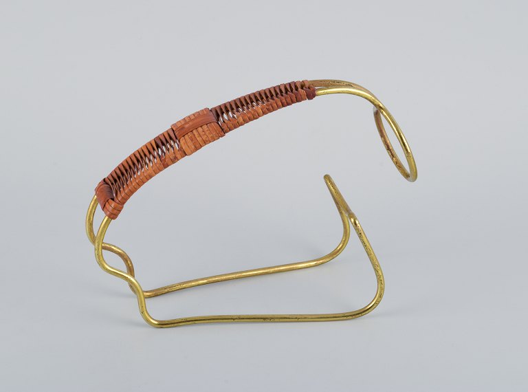 Carl Auböck (1900-1957), flaskeholder i modernistisk design, messing og fletværk i bambus.