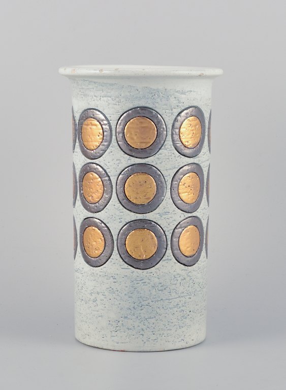 Aldo Londi for Bitossi, Italy, large "Ikano" ceramic vase in retro style. Gray glaze with circle design decorated in silver and gold.