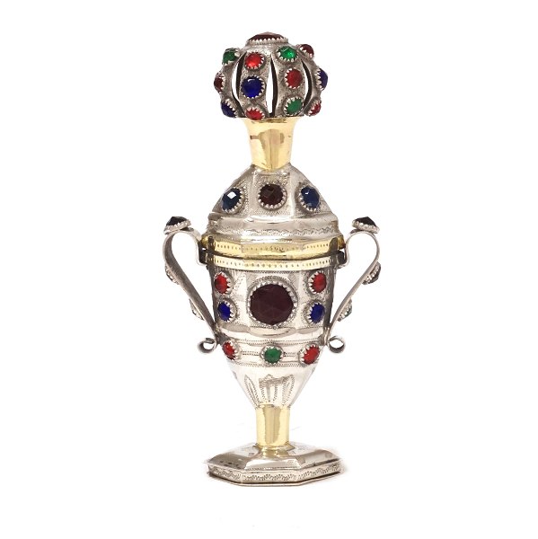 Danish silver vinaigrette dated 1867. H: 12,3gr. W: 72,2gr