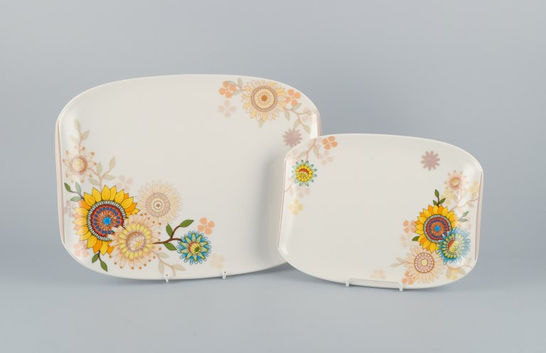 Villeroy & Boch, Luxembourg, to store ”Helianthos” fade i porcelæn.