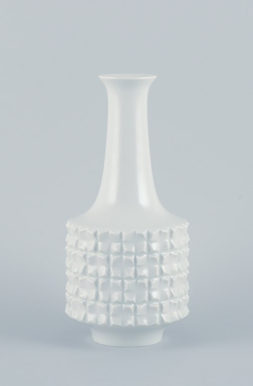 Hans Merz for Meissen, large narrow-necked porcelain vase in a modern design with geometric pattern and white glaze.