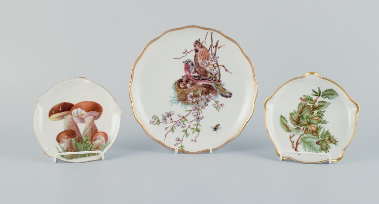 Bing & Grøndahl and others.Three hand-painted dishes depicting mushrooms, bird