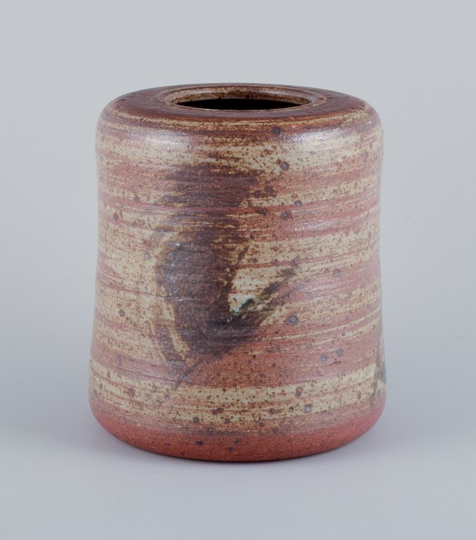 Mogens Nielsen, Nysted, large handmade vase in ceramic with glaze in brown tones.
