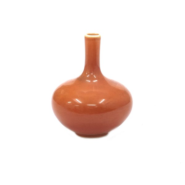 Small stoneware vase by Nils Thorsson for Royal Copenhagen. Good condition. Signed. H: 9cm