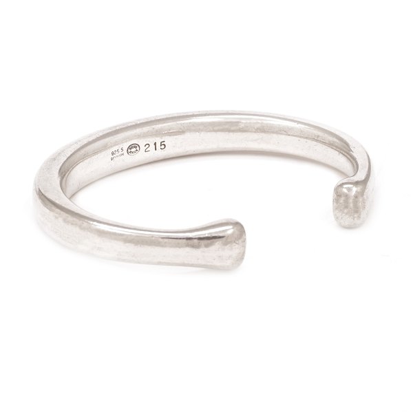 Georg Jensen Armring i stelringsølv. Stemplet Georg Jensen 215. Mål indv: 6,2x5cm