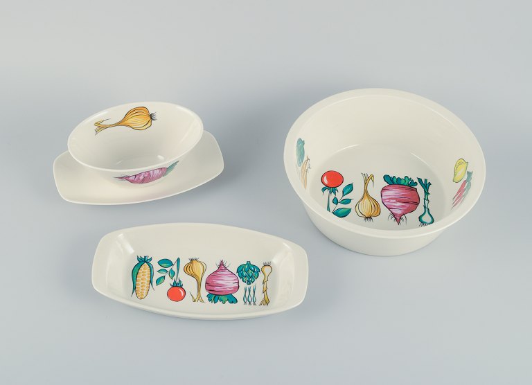 Villeroy & Boch, Luxembourg, tre dele ”Primabella”, en stor skål, en saucekande og et fad i stentøj med motiv af forskellige grøntsager.