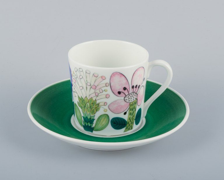 Stig Lindberg for Gustavsberg, Sweden. Rare "Tahiti" coffee cup with  saucer. Hand-painted with floral motifs. Retro style.
