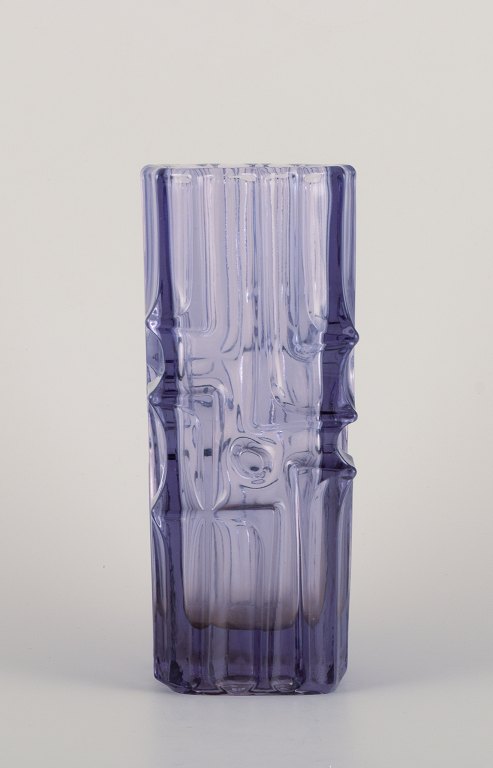 Vladislav Urban for Sklo Union, Tjekkiet, ”Abstract” kunstglasvase i violette toner.