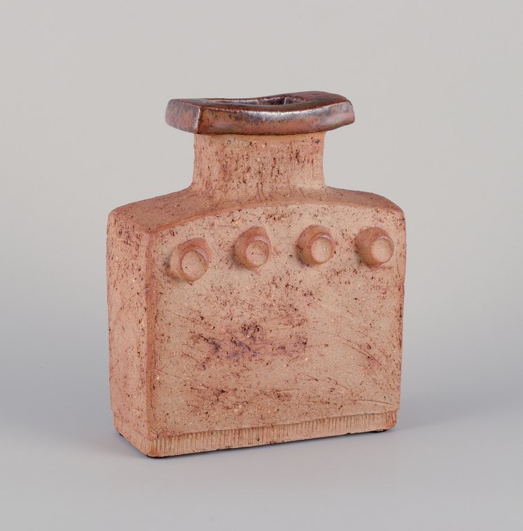 Curt Magnus Addin, own workshop, Swedish ceramic artist. Unique ceramic vase in a modernist style. Made from chamotte clay.