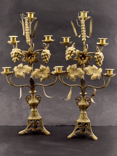 Et par franske kirke/taksigelses stager