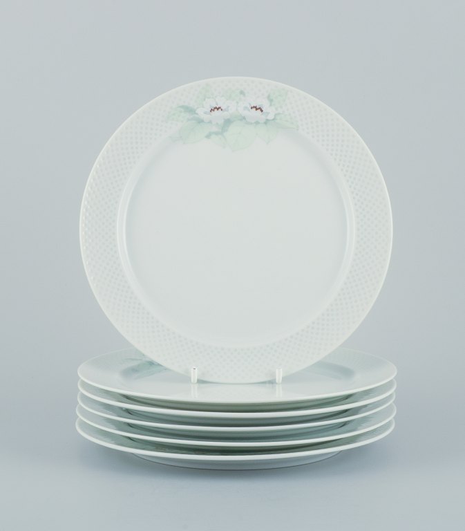 Tapio Wirkkala for Rosenthal Studio-linie, "Century Blütentraum". A set of six plates decorated with a flower motif.