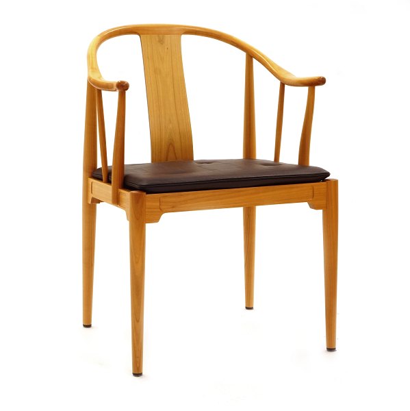 Hans Wegner China Chair light cherry wood. Manufactured at Fritz Hansen 2005. Nice condition