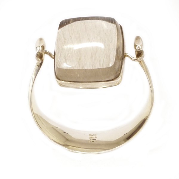 Vivianna Turun Bülow Hübe for Georg Jensen armring i sterlingsølv med rutil quartz #203. Ind. mål: 5,8x5cm
