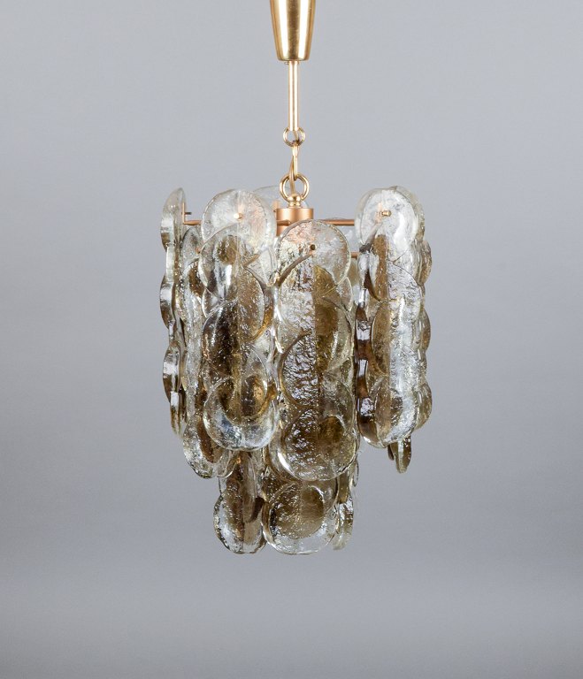 Kalmar, Østrig. Loftslampe i kunstglas til seks pærer. Klart og lysebrunt mundblæst glas. Italiensk design.