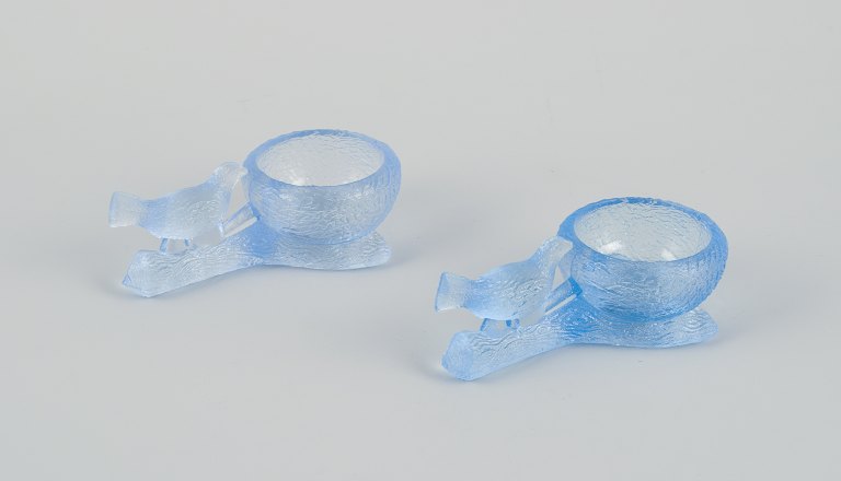 Fåglavik Glasbruk (1874-1980), Sweden.Two salt cellars with birds in colored glass. Handmade blue glass.