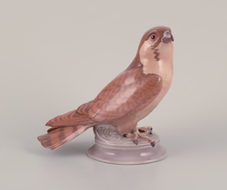 Dahl Jensen for Bing & Grøndahl, porcelænsfigur af tårnfalk.Model 1666.