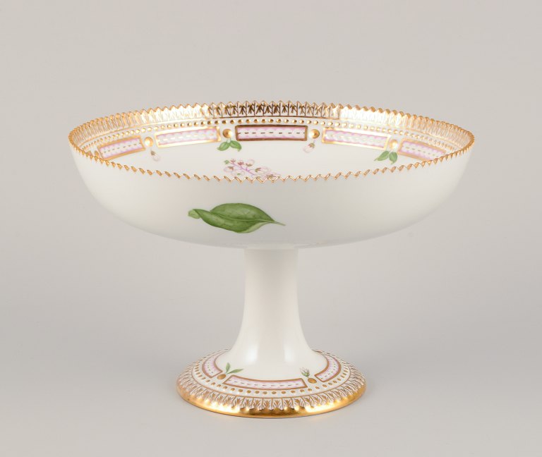 Royal Copenhagen Flora Danica compote.24-carat gold decoration.