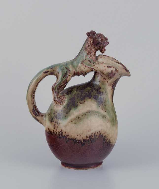 Bode Willumsen for Royal Copenhagen. Keramikkande i sung glasur. Hank i form a fabeldyr.