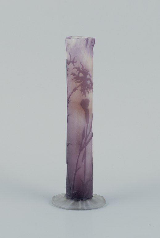 Émile Gallé (1846-1904), Frankrig.Tidlig og sjælden vase i kunstglas udført lilla og klart glas.