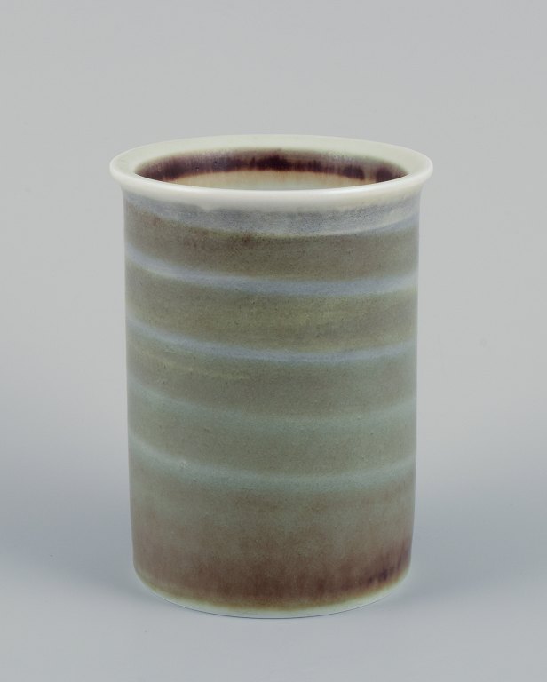 Sylvia Leuchovius (1915-2003) for Rörstrand. Keramikvase med glasur i grønne og blå toner.