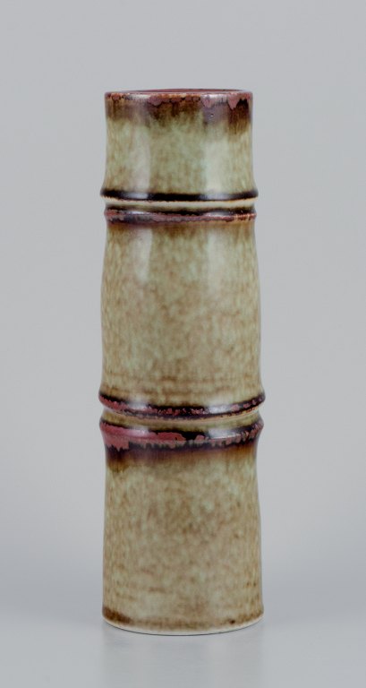 Olle Alberius (1926-1993) for Rörstrand, Sweden. Large ceramic vase in brown and green shades.