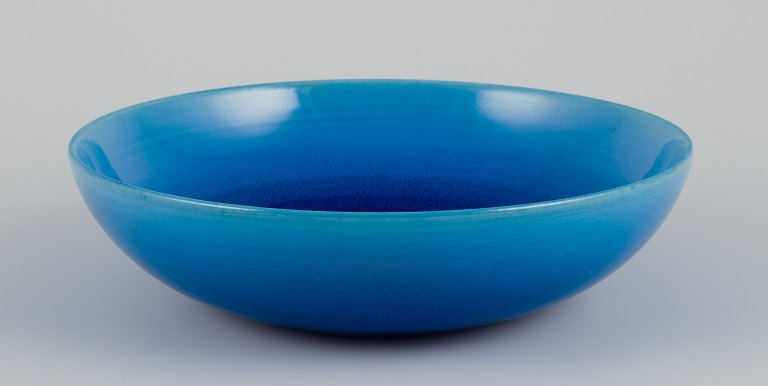 Carl Harry Stålhane (1920-1990) for Rörstrand, Sweden. Ceramic bowl in turquoise glaze.