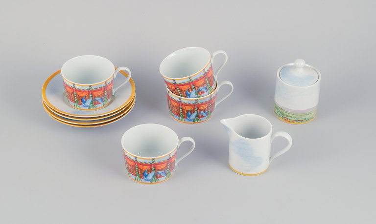 Williams-Sonoma Fine Porcelain. Et firpersoners Montgolfiére kaffeservice bestående af fire kaffekopper med underkopper samt sukkerskål og flødekande.