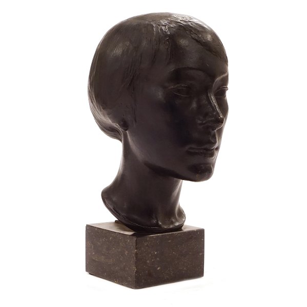 Gerhard Henning, Denmark, 1880-1967, bronze bust black patinated. Signed "G. Henning No II". H: 32cm
