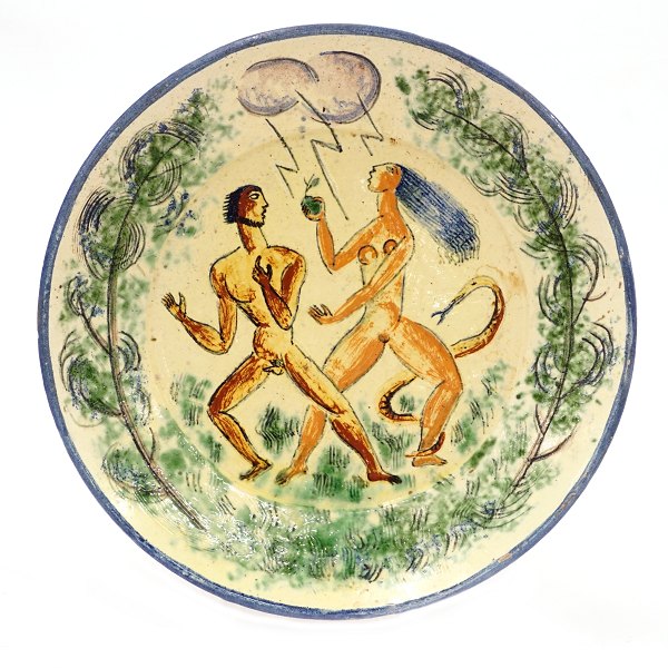 Jais Nielsen unika keramik fad. Jais Nielsen, 1885-1961, unika keramik fad med motiv i form af Adam & Eva i Paradis. Signeret "Jais 1919". D: 34,5cm
