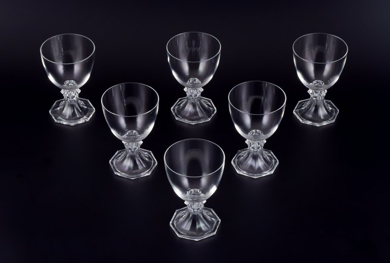Val St. Lambert, Belgium. A set of six red wine glasses in clear mouth-blown crystal glass.