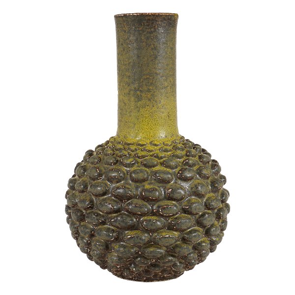 Axel Salto stentøjsvase med solfatara glasur og knoppet design 21631. Signeret Salto. Royal Copenhagen 1966. H: 32cm