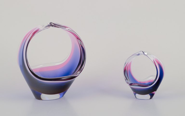 Paul Kedelv for Flygsfors, Sweden. Two Coquille Fantasia art glass vases. Large and small. Pink, purple, and clear glass.