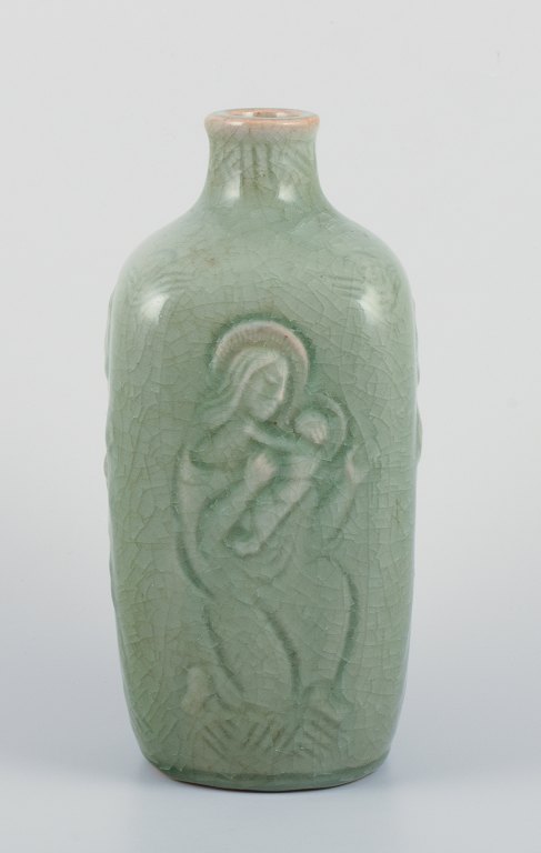 Jais Nielsen for Royal Copenhagen. Keramikvase i celadon glasur. Religiøse motiver.