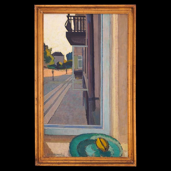 Paul Gadegaard maleri. Paul Gadegaard, 1920-92, olie på lærred. Udsigt fra vindue med gadeparti. Signeret og dateret 1943. Lysmål: 99x59cm. Med ramme: 111x71cm