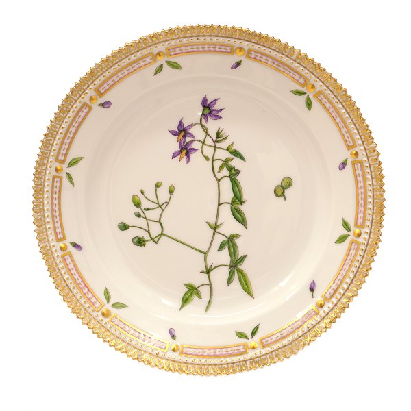 Royal Copenhagen Flora Danica plate 3550. "Solanum Dulcamara L."D: 22cm
