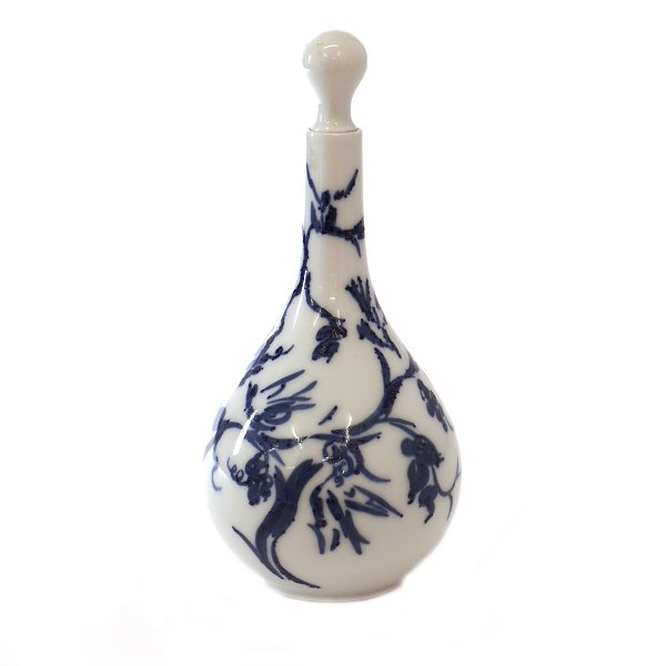 B&G kalabasformet porcelænsvase. Modellen udstillet på Verdensudstillingen i Paris 1925. Signeret Salto. H. 17cm