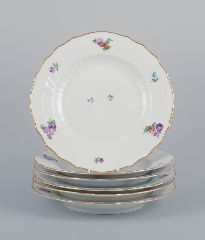 Royal Copenhagen Saksisk Blomst. Seks middagstallerkner i porcelæn. Håndmalet med polykrome blomster.