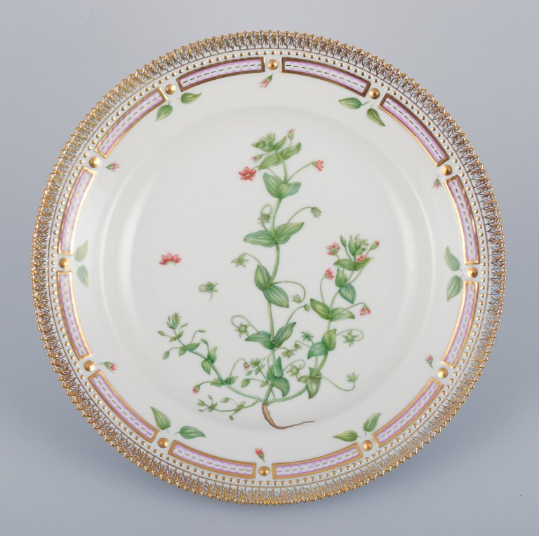 Royal Copenhagen Flora Danica dinner plate.Hand-painted.