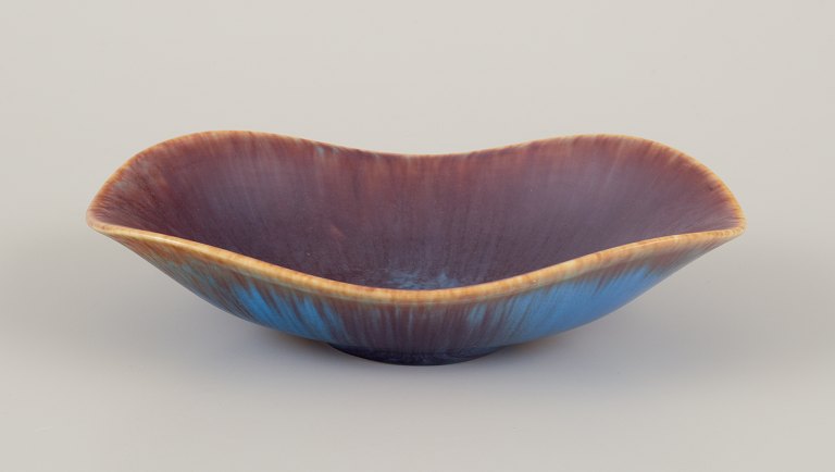 Gunnar Nylund for Rörstrand, Sweden.Rectangular ceramic bowl, glazed in blue-brown tones.