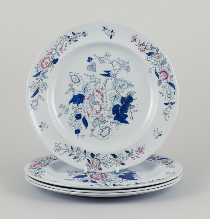 Copeland/Spode, England. Fire middagstallerkner i fajance.