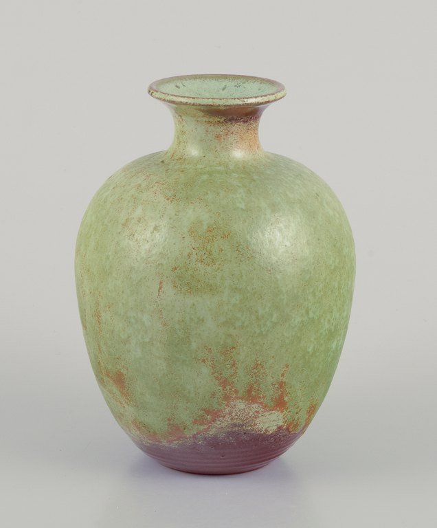 Ernenwein Marmoutier, fransk keramiker, Alsace, Frankrig.Unika keramikvase med glasur i grønne toner.