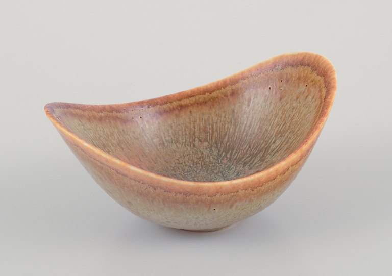 Gunnar Nylund for Rörstrand.Small ceramic bowl.