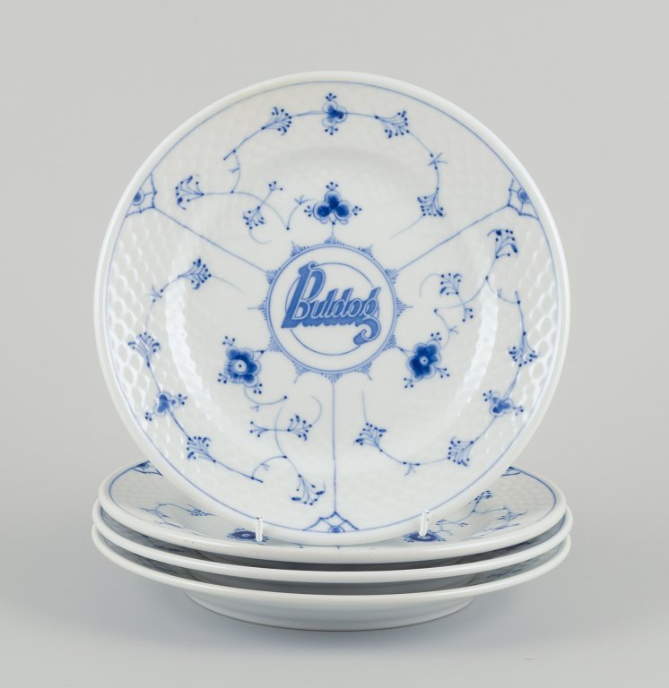 Bing & Grøndahl, Denmark.A set of four Blue Fluted dinner plates in hotel/restaurant porcelain.