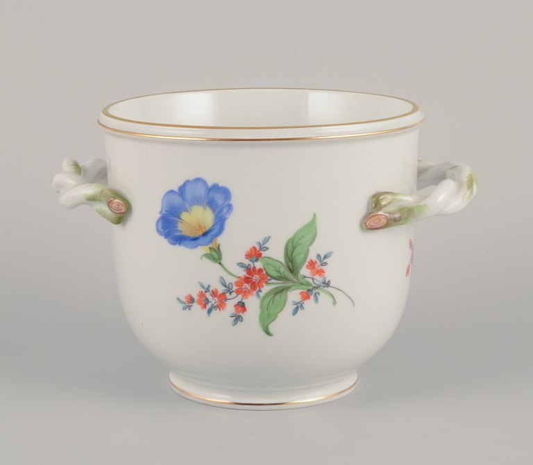 Meissen, Germany.Planter pot with two leaf-shaped handles.