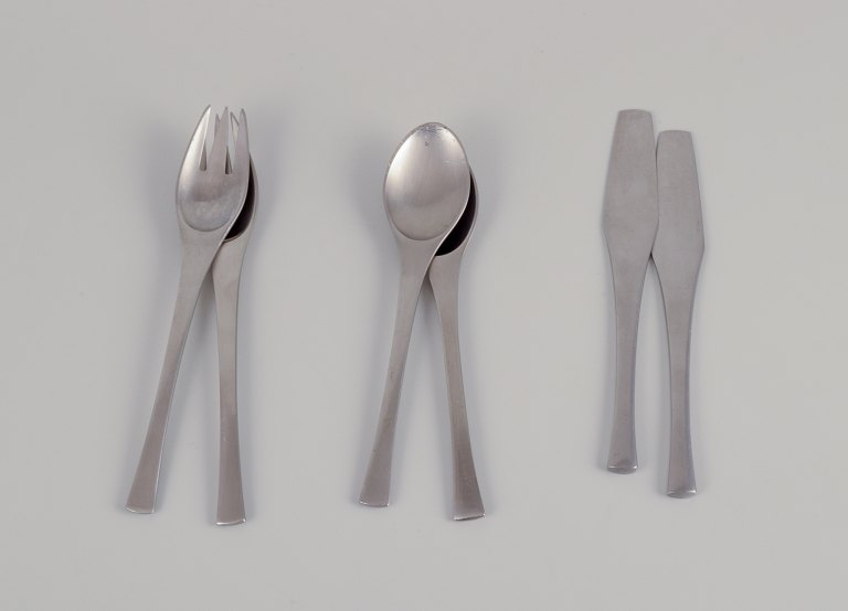 Jens Harald Quistgaard, Odin bestik for Dansk Designs.Frokostbestik i rustfrit stål til to personer.