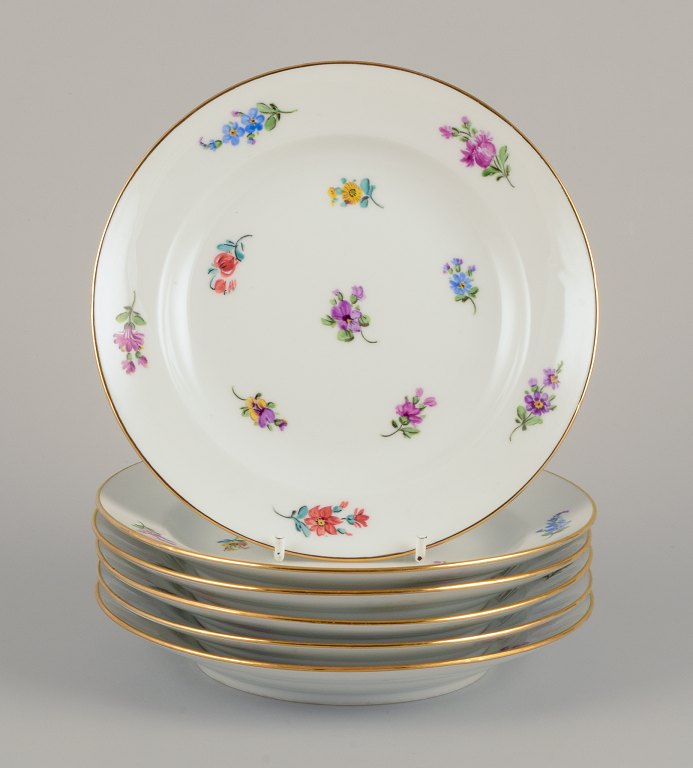 Meissen, Tyskland, seks tallerkner.Håndmalet med polykrome blomstermotiver.