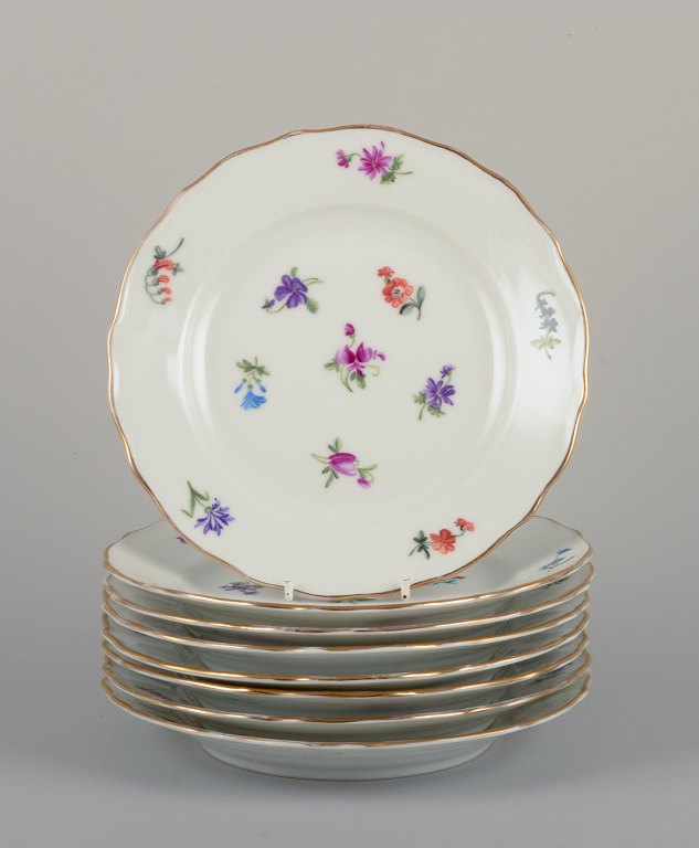 Silesia, Tyskland.Otte små frokosttallerkner i porcelæn.