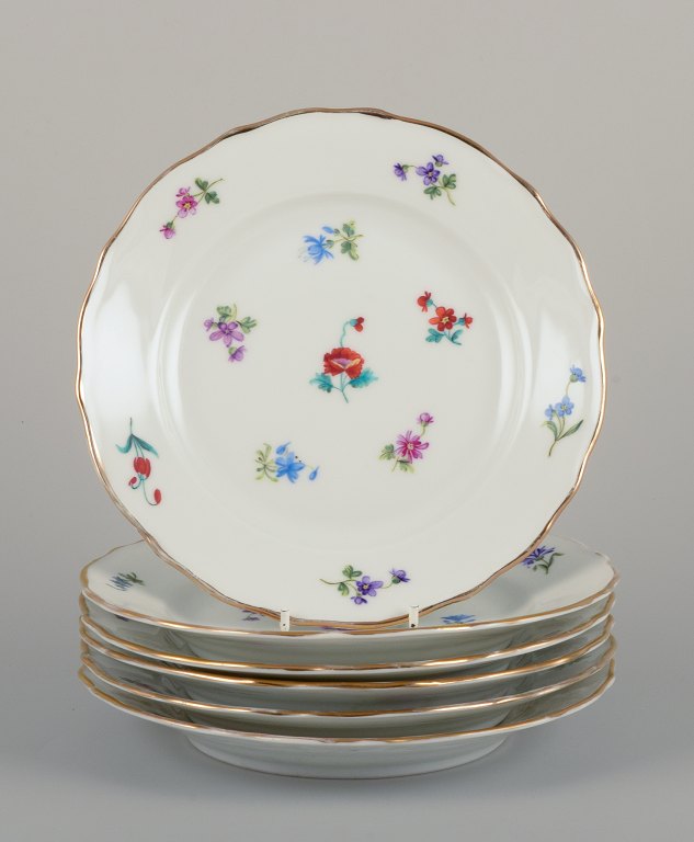 Silesia, Tyskland.Seks små frokosttallerkner i porcelæn.