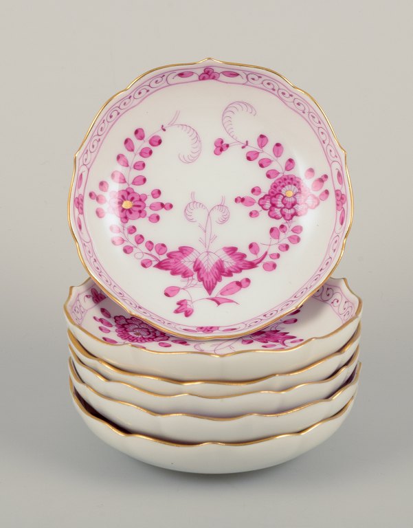 Meissen, Tyskland.Et sæt på seks ”Pink Indian” kaviarskåle/smør-kuvert i porcelæn.